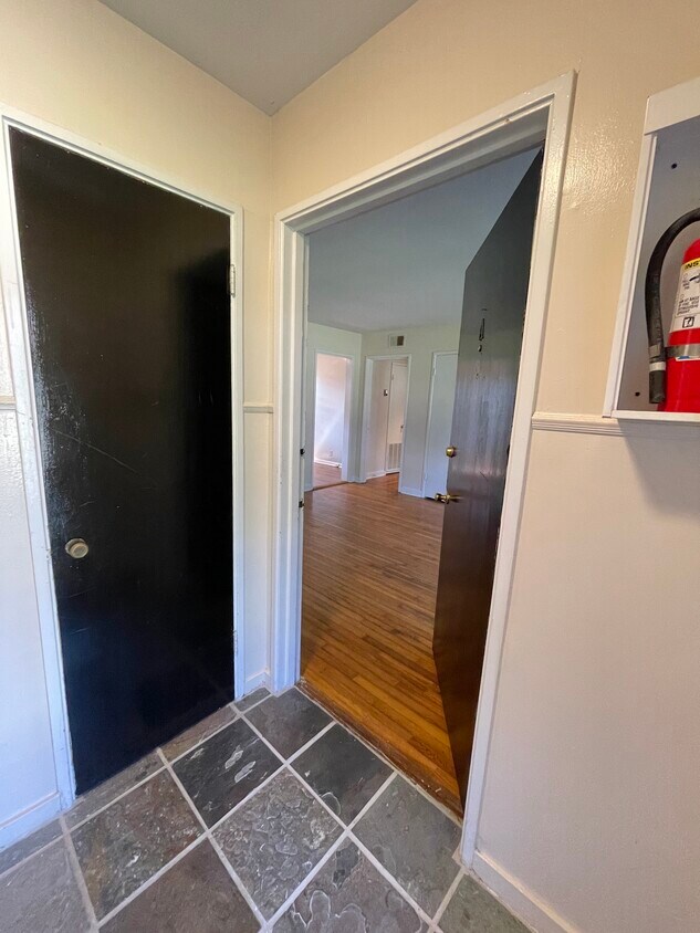 Foto principal - 1900 Courtney Dr