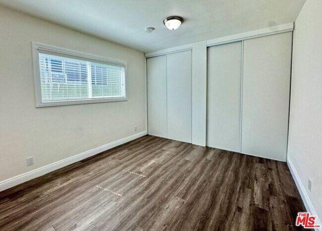 Building Photo - 2040 S Sherbourne Dr