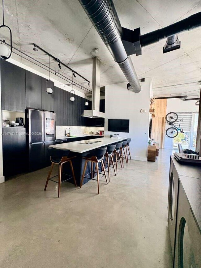 Foto del edificio - 10 SW South River Dr