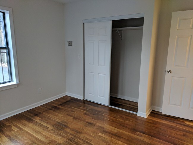 Building Photo - 16 Townley