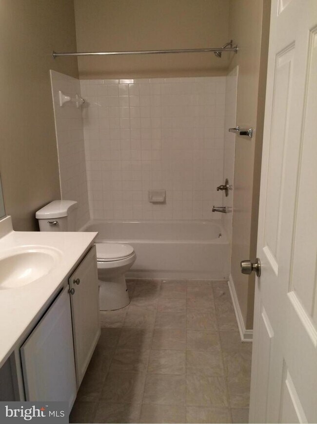 Building Photo - 7410 Chadwell Cir