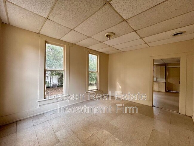 Foto del edificio - 2512 Merwin St