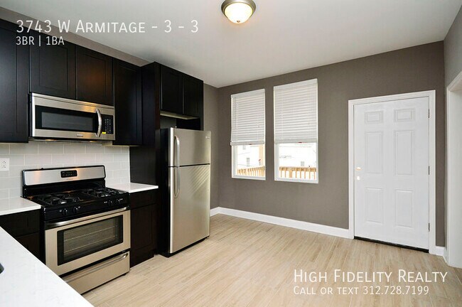 Foto del edificio - 3743 W Armitage Ave