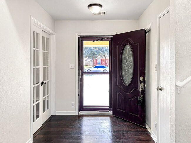 Foto del edificio - Spacious 4-Bedroom Converse Home with Loft, Flex Room, and Included Appliances