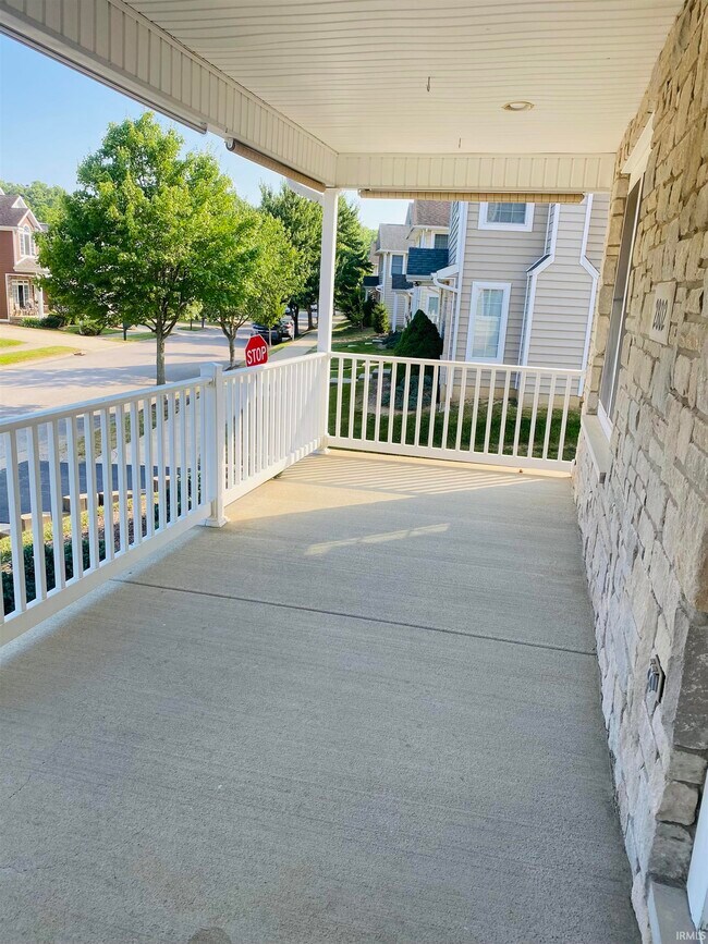 Building Photo - 2802 E Bressingham Gdn Wy