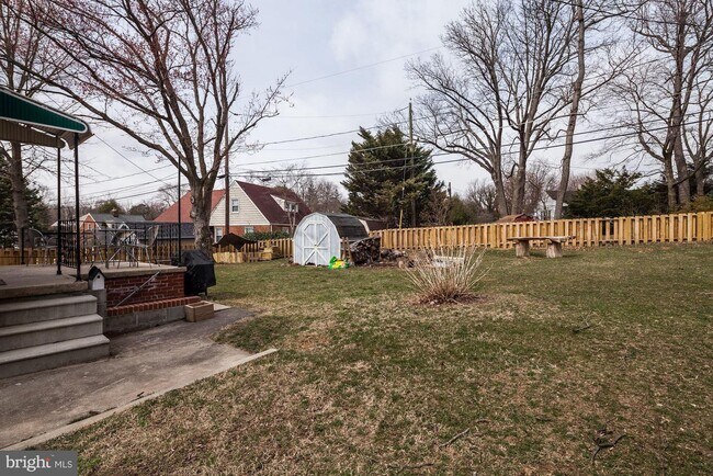 Foto del edificio - 802 Weatherbee Rd