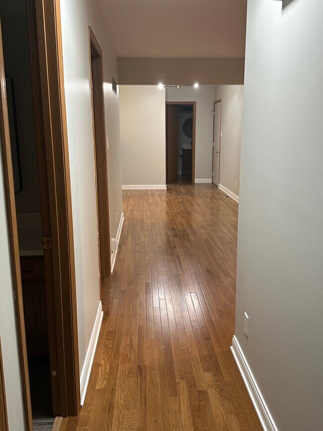Foto del edificio - 1547 W 97th Pl