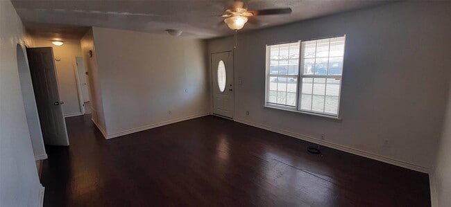 Building Photo - 5342 Burbank Dr