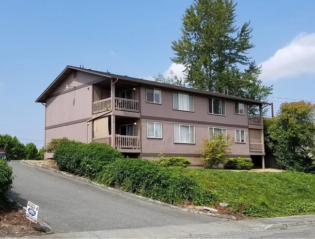 Building Photo - 712 Avenue B