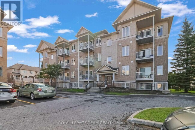 Building Photo - 200 Paseo Private