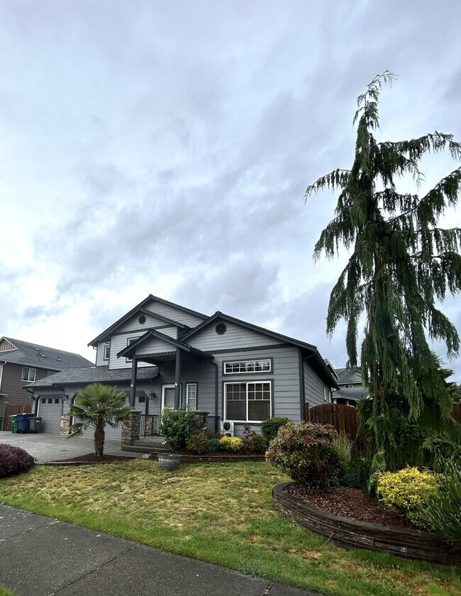Building Photo - Spacious 4 bedroom 2.5 bath in Arlington with RV Parking