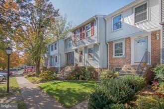 Building Photo - 2858 New Providence Ct