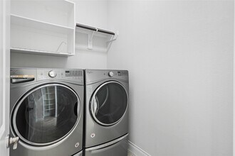 Building Photo - 3202 Shadow View Ln