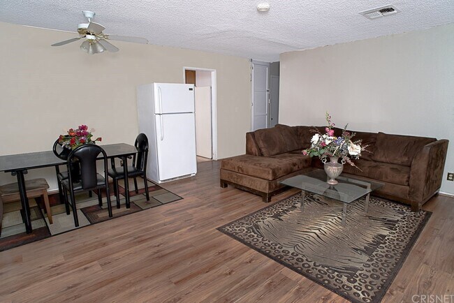 Foto del edificio - 7500 Fallbrook Ave