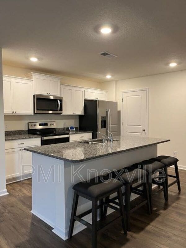 Building Photo - 9473 River Cane Rd