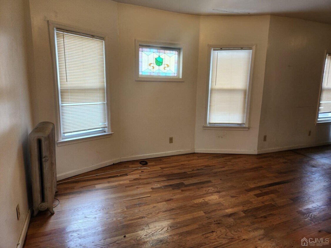 Foto principal - 68 Llewellyn Ave
