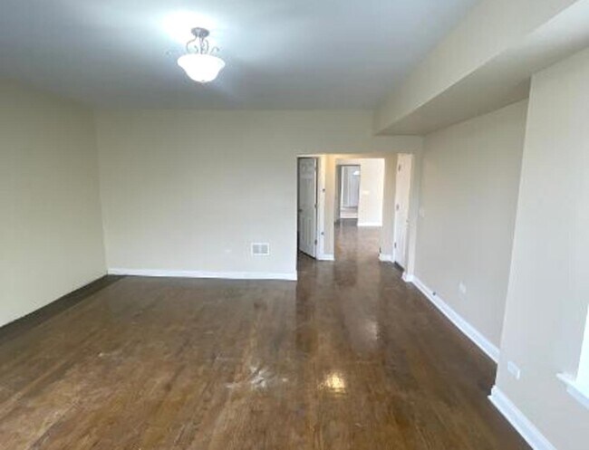 Foto del edificio - 7743 S East End Ave