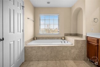 Building Photo - 4 Winslow Cir