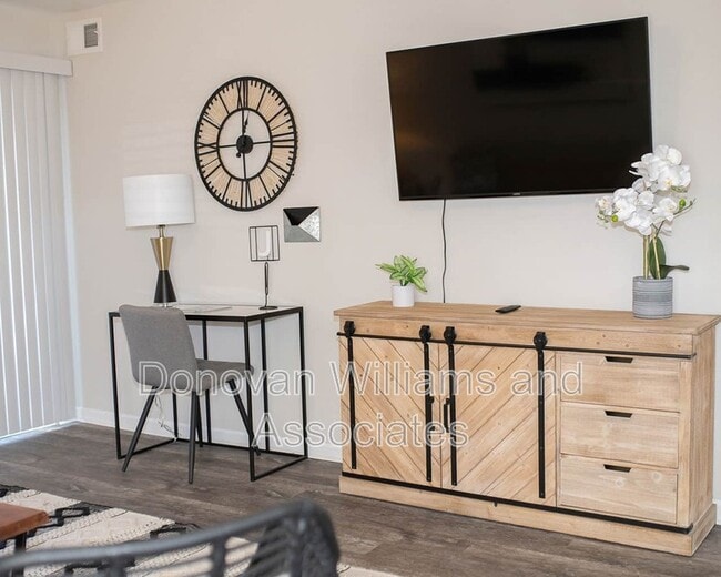 Building Photo - 2225 Kilborne Dr