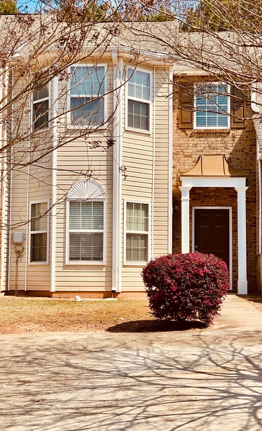 5240 Lincoln Dr, Fairburn, GA 30213 Townhome Rentals in Fairburn GA