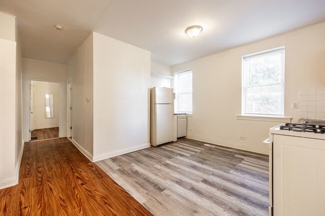 Foto del edificio - 1900 S Throop St