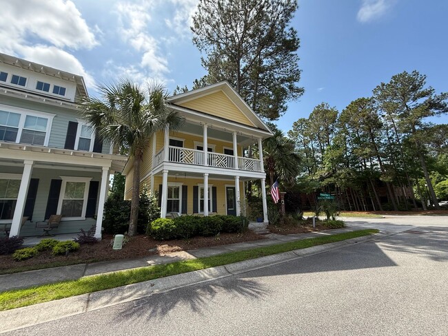 Building Photo - 3 Bedroom 2.5 Bath House in Moultrie Park ...