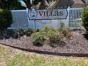 Building Photo - 5001 Grande Dr