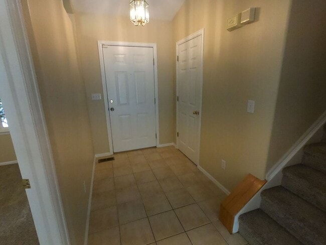 Foto del edificio - Beautiful 5 bedroom home in Pool Community!!