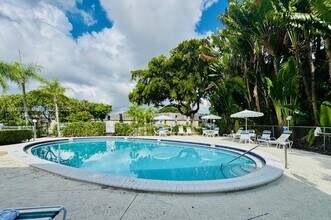 Building Photo - 3123 Oakland Shores Dr