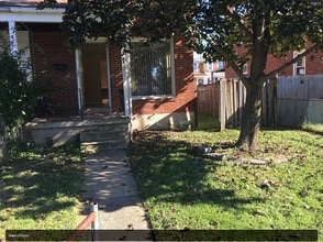 Building Photo - 7851 St Fabian Ln