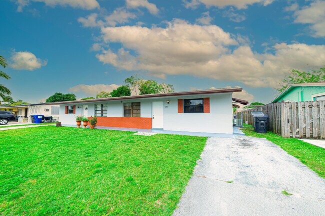 Building Photo - 6981 SW 19th Manor