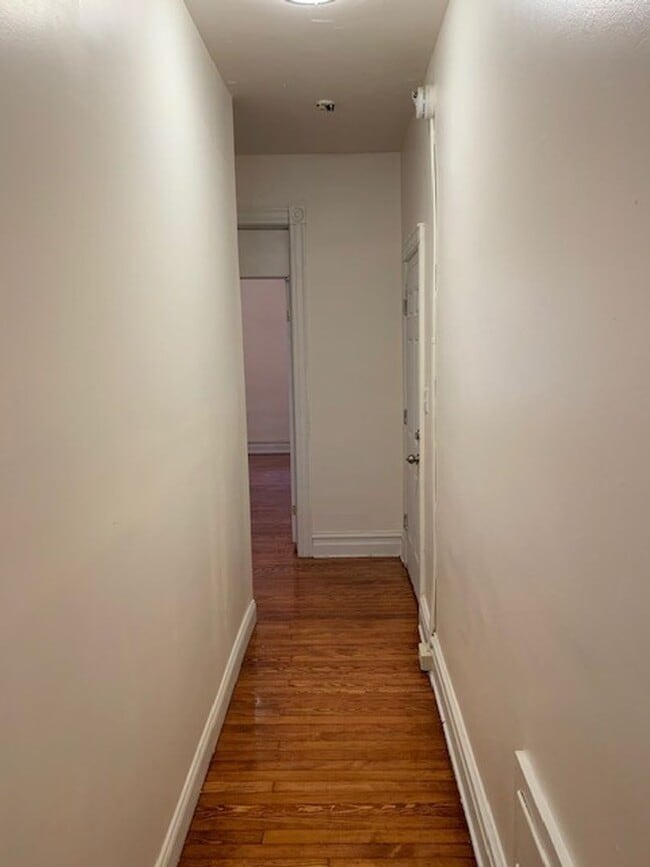 Building Photo - 139 N 10th St