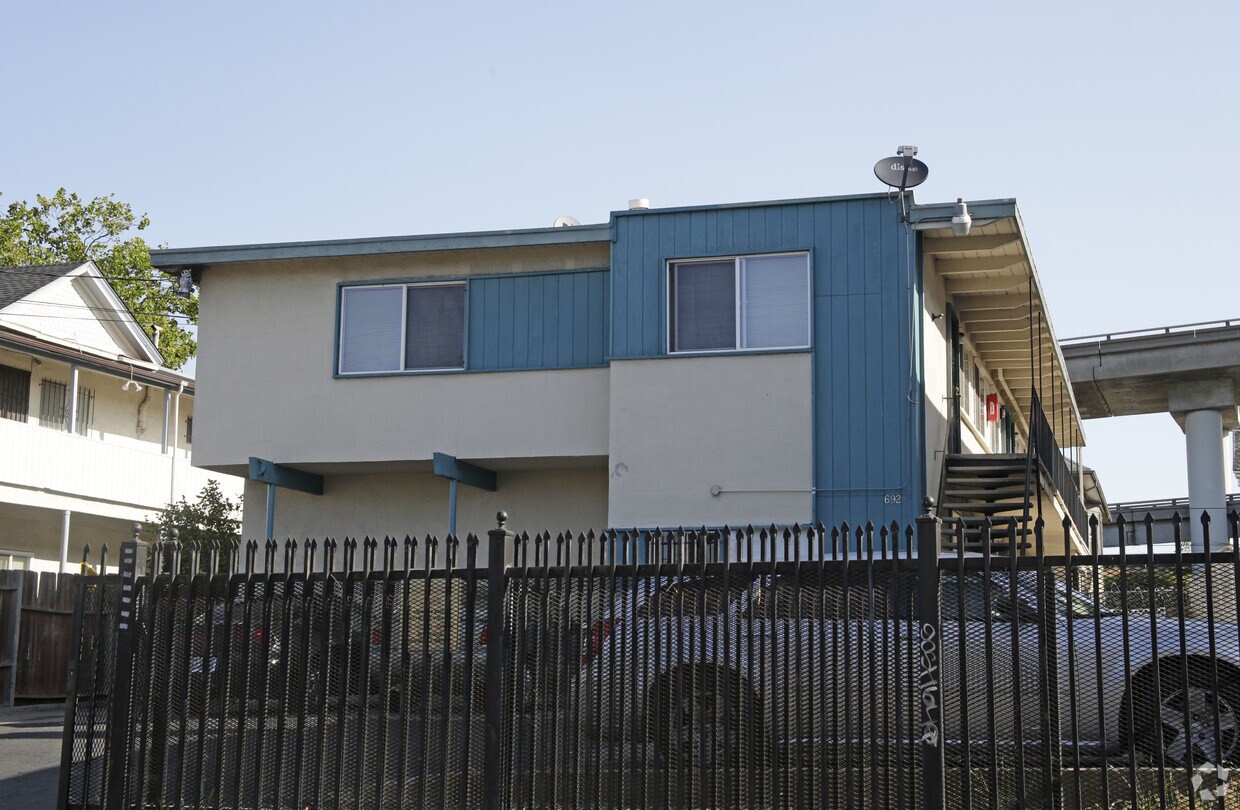 Foto del edificio - 692 34th St