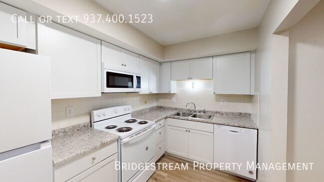 Foto del edificio - Charming 2-Bedroom Retreat at 461 N Broadw...