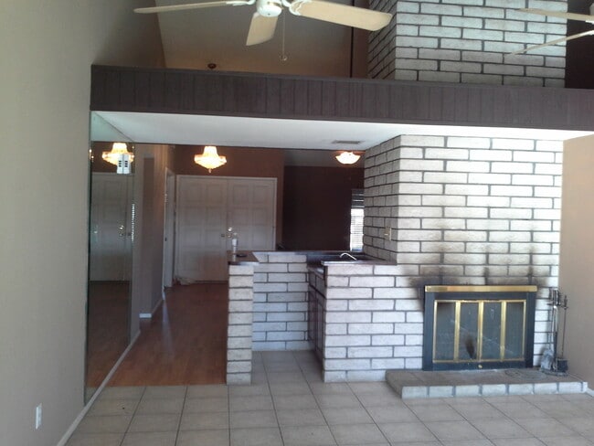 Building Photo - 8350 N 50th Dr