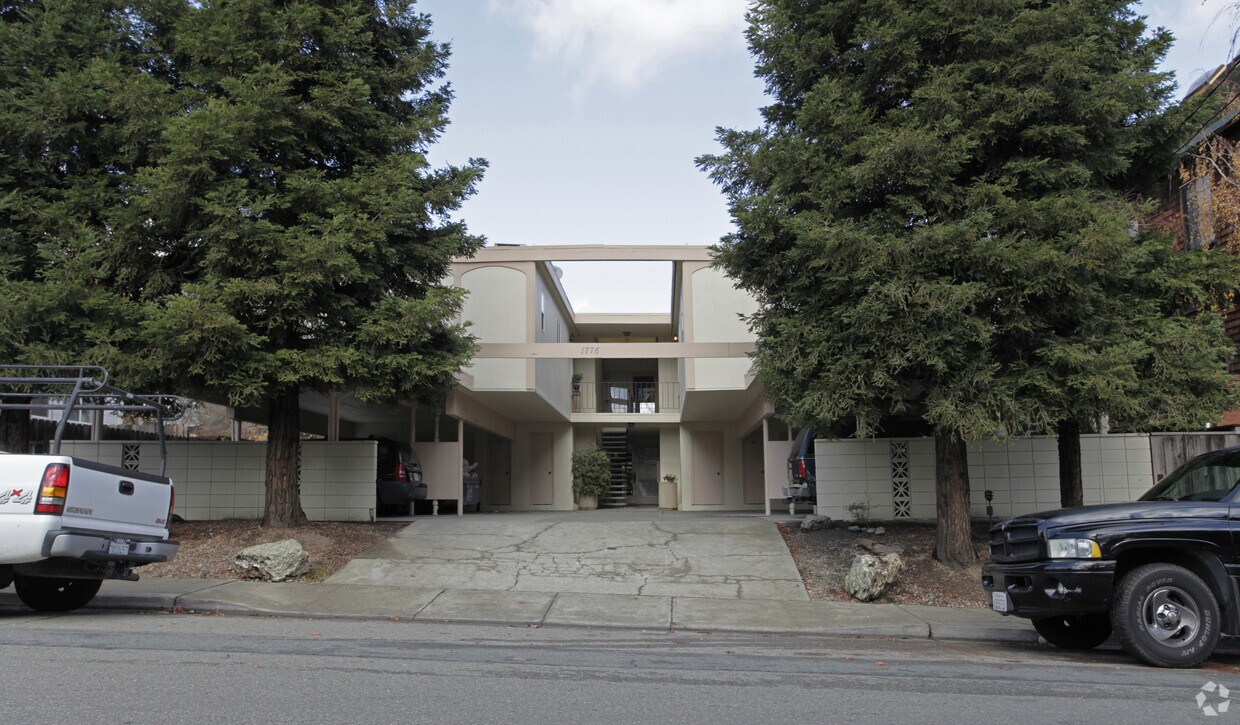 Foto principal - 1776 Lacassie Ave