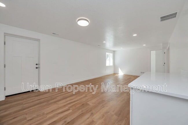 Building Photo - 4011 Serenity Ln