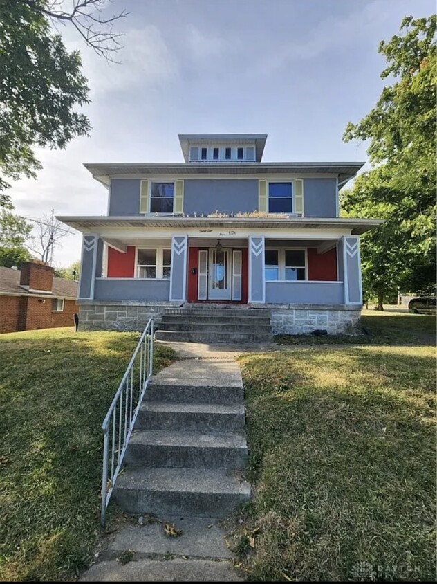 Foto principal - 3124 Lakeview Ave