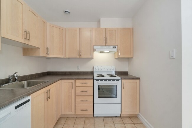 Photo du bâtiment - ONE BEDROOM APARTMENT AVAILABLE IN THE HEART OF DARTMOUTH