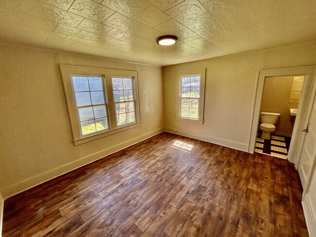 Foto del edificio - 631 W 19th