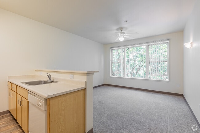 Interior Photo - Fifth Avenue Apartments
