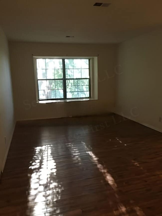 Building Photo - Buffalo Apartments (Bison Terrace)