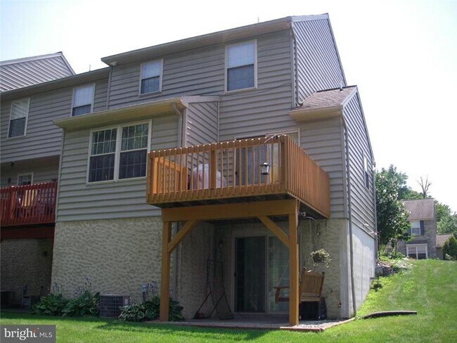 Building Photo - 435 Indian Rock Cir