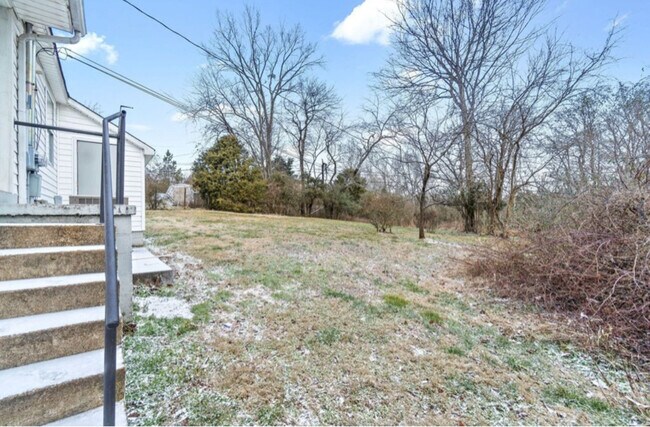 Foto del edificio - 106 Darnell Pl