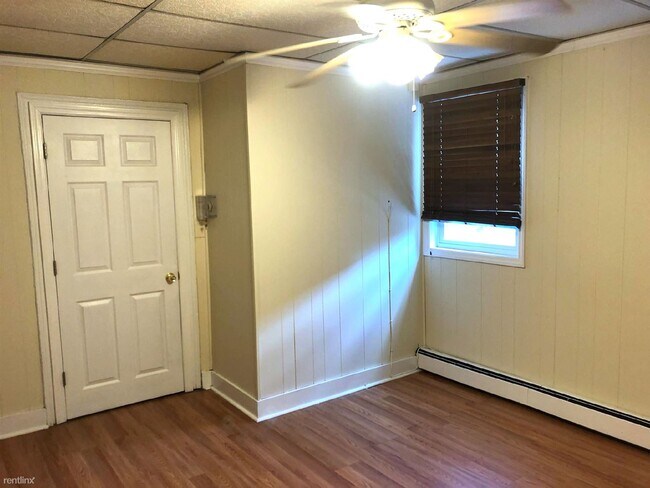 Building Photo - 1 br, 1 bath Duplex - 66 Chestnut St # 2 S...