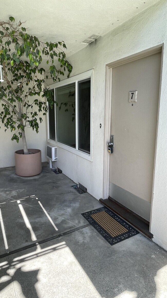 Building Photo - 3355 Manning Ave