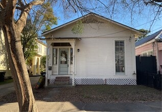 Building Photo - 718 Spanish Town Rd