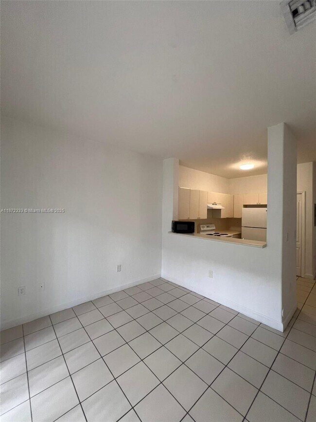 Foto del edificio - 1535 SE 26th St