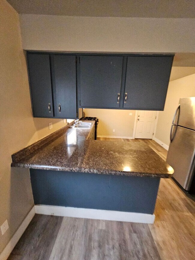 Foto del edificio - 10444-10446 W Jonen St. (Duplex)