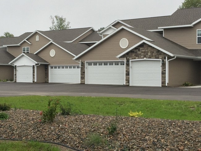 Building Photo - 3301 Echo Dells Ave